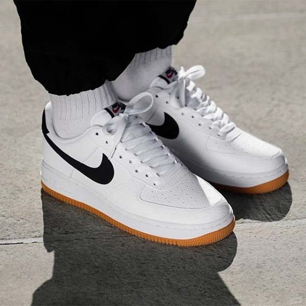 Nike Air Force 1 '07 Low-Top Sneakers In White And Black - Image 2
