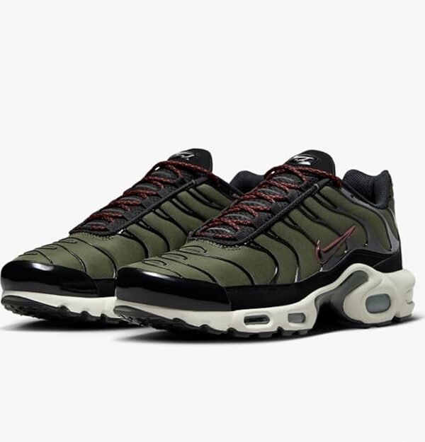 Nike Air Max Plus Sneakers In Khaki And White
