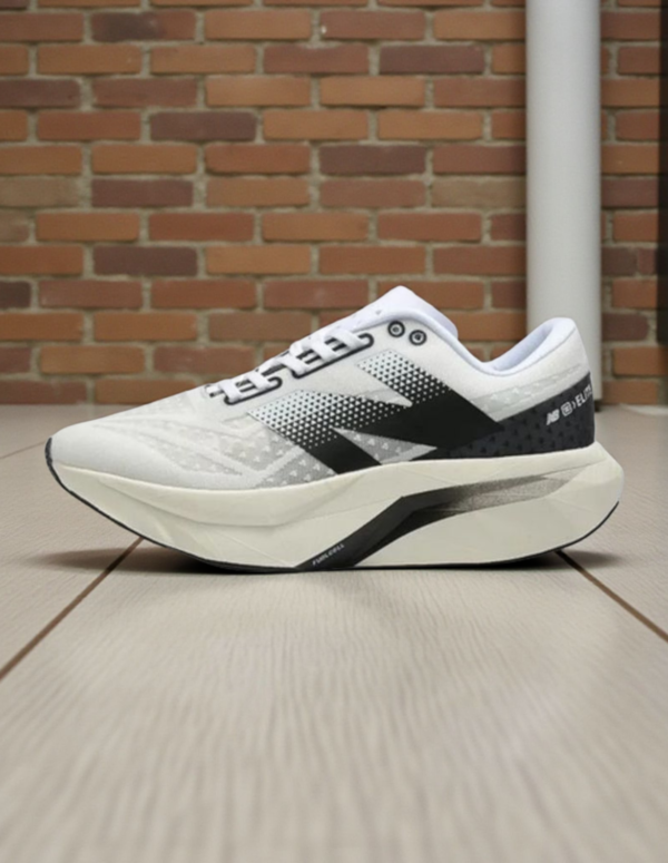 New Balance SC Elite V4 Sneakers In White And Black