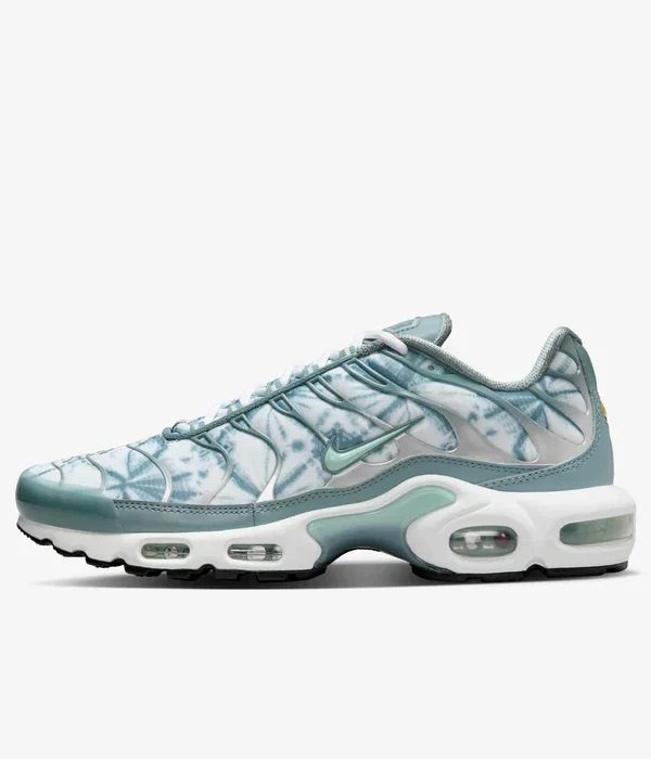 Nike Air Max Plus PSG Sneakers In Origins Waterway