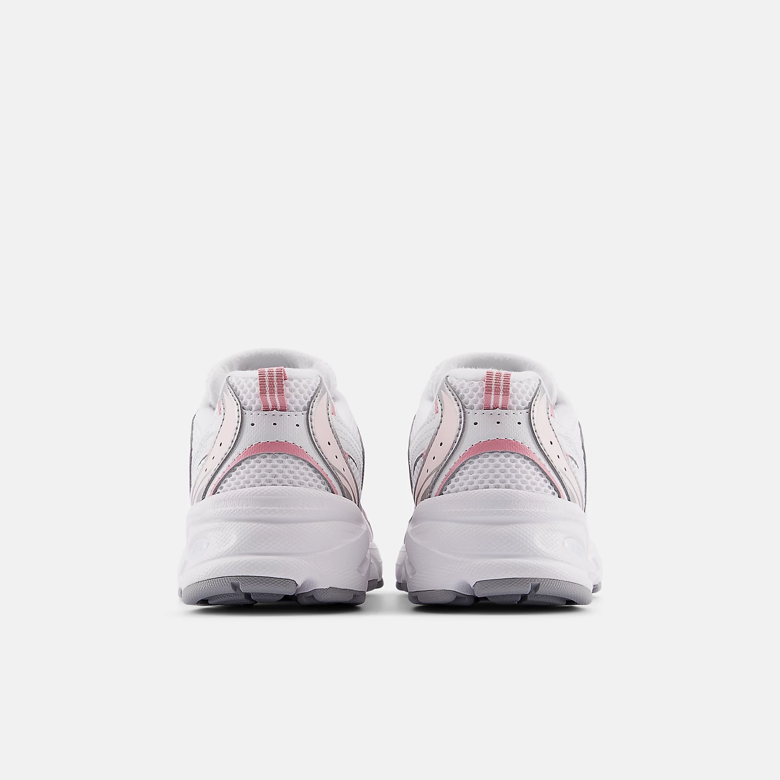 New Balance 530 In Silver And Pink - Image 5