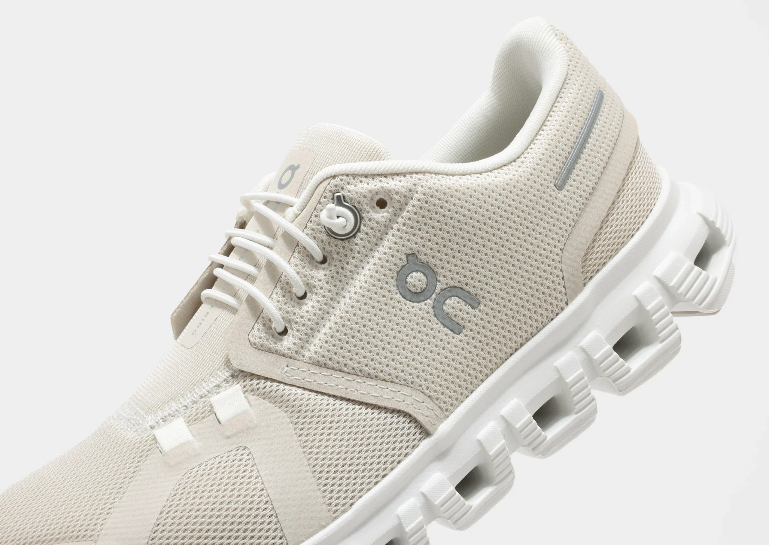 On Cloud 6 Sneakers In Pearl/White - Image 4